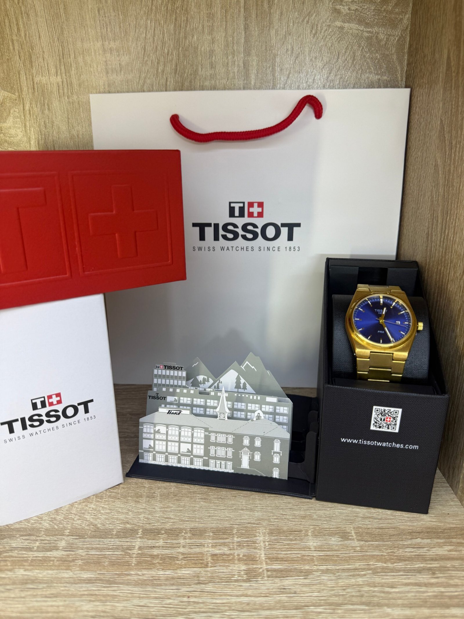 TISSOT HOMMES GOLD AVEC COFFRET