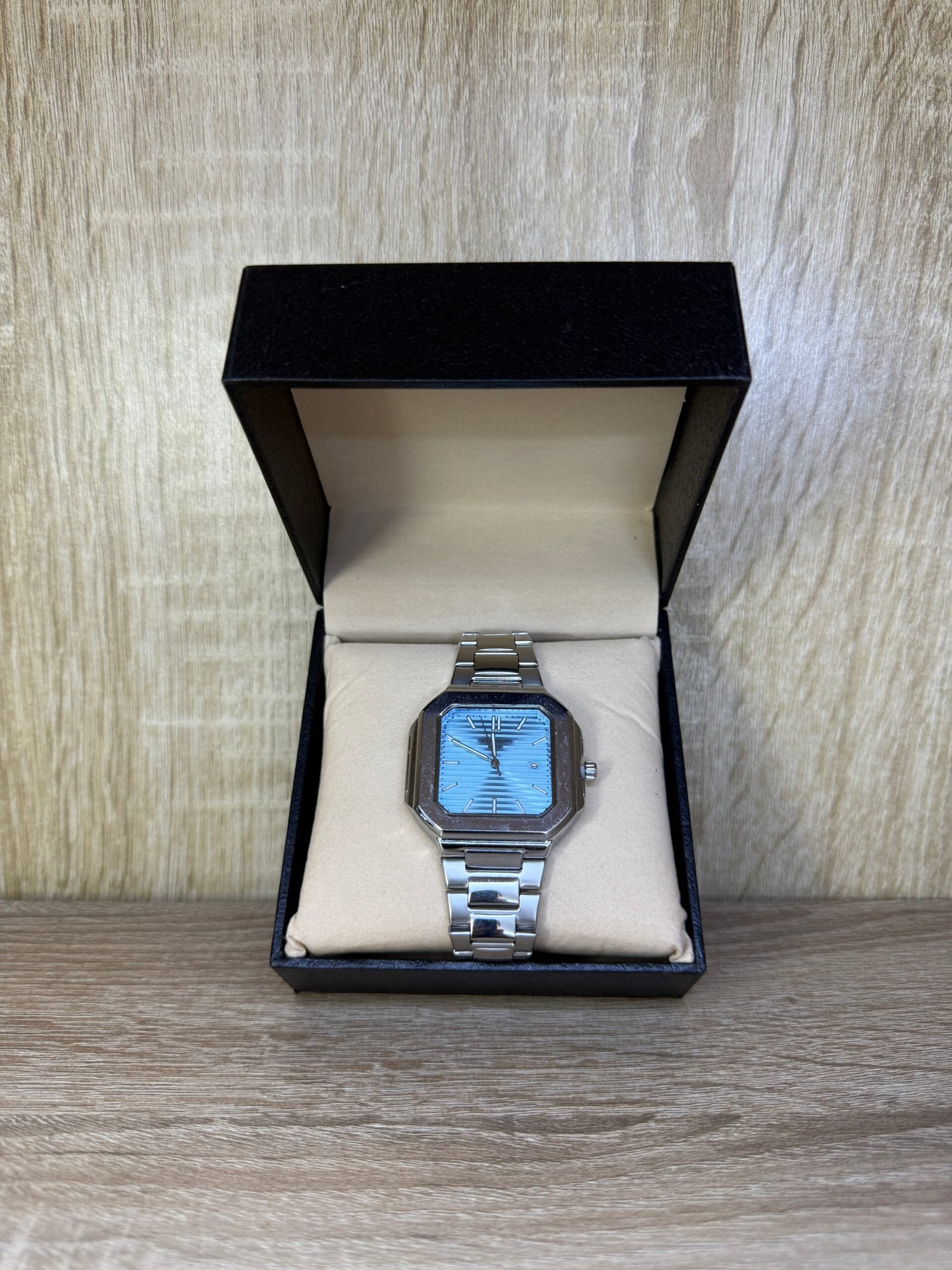 PATEK CARRE ACIER HOMMES BOITE SIMPLE