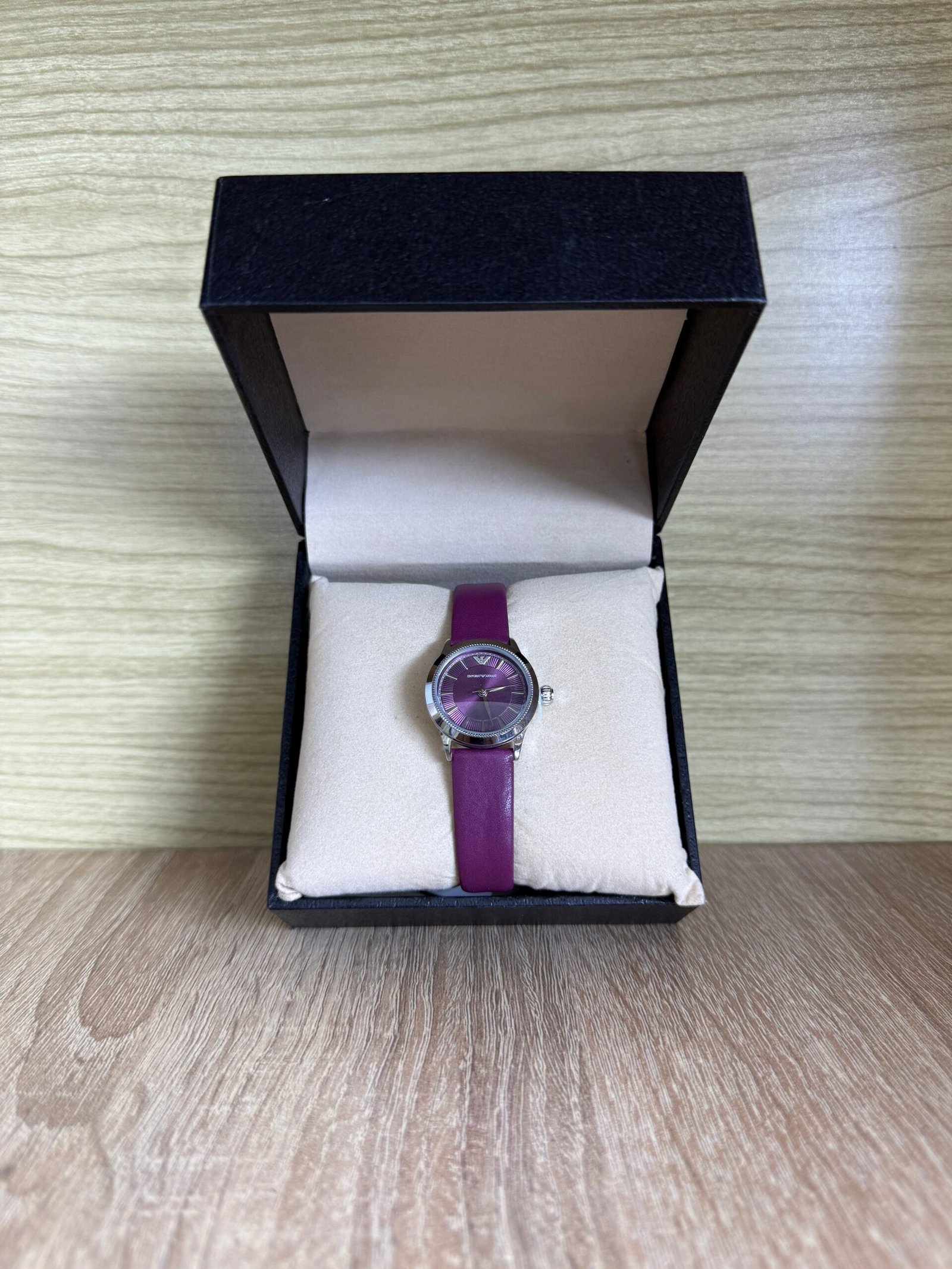 ARMANI FEMMES CERCLE CUIR BOITE SIMPLE