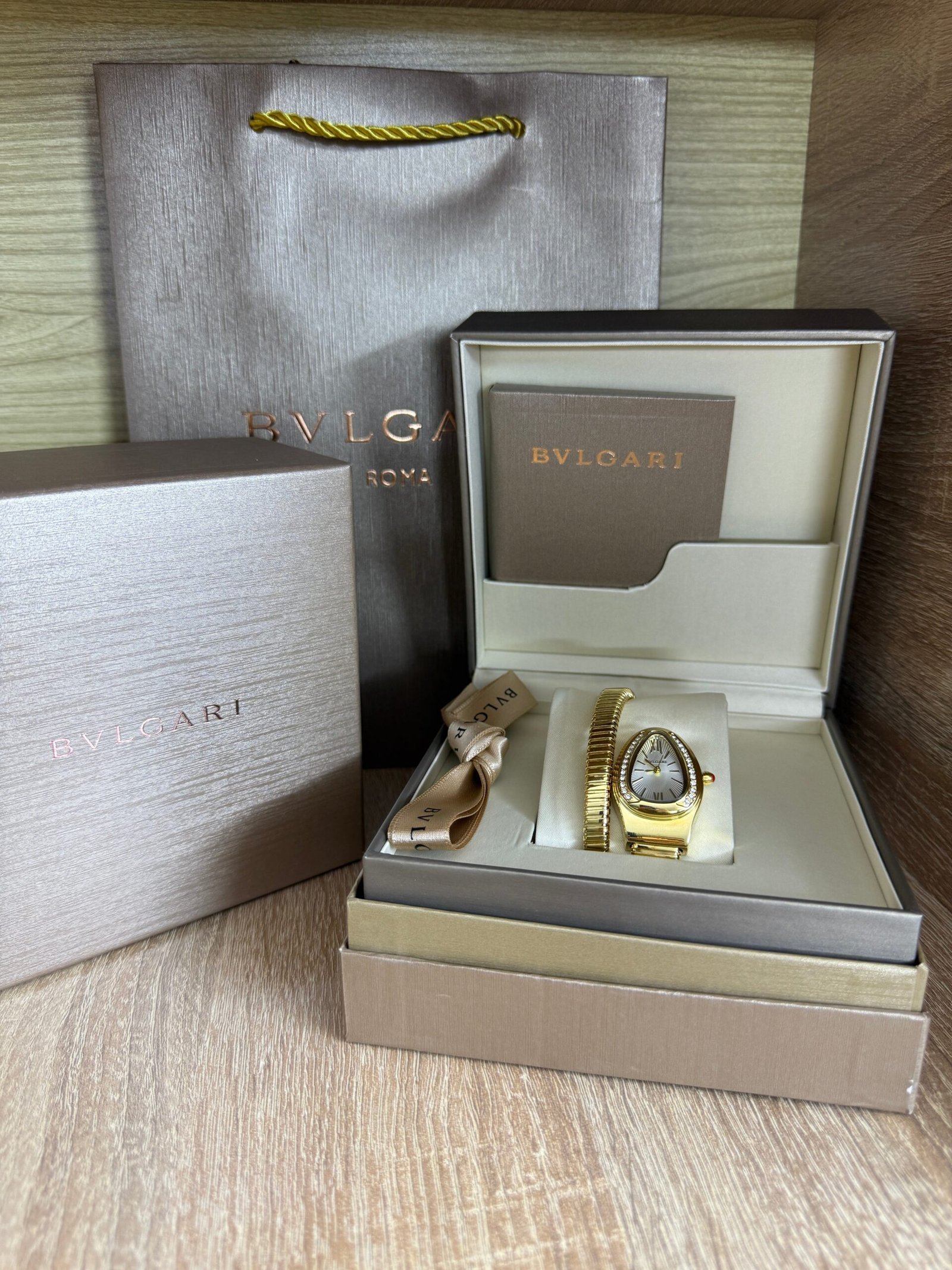 BVLGARI SERPENTI GOLD BRACELET AVEC COFFRET